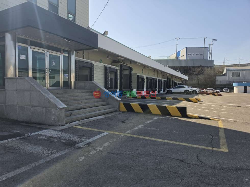 경기 고양일산동구 문봉동 문봉동대형식품창고, 대형마당, 40피트가능, 접근성용이, 즉시입주 월세 매물번호 10047 사진 2